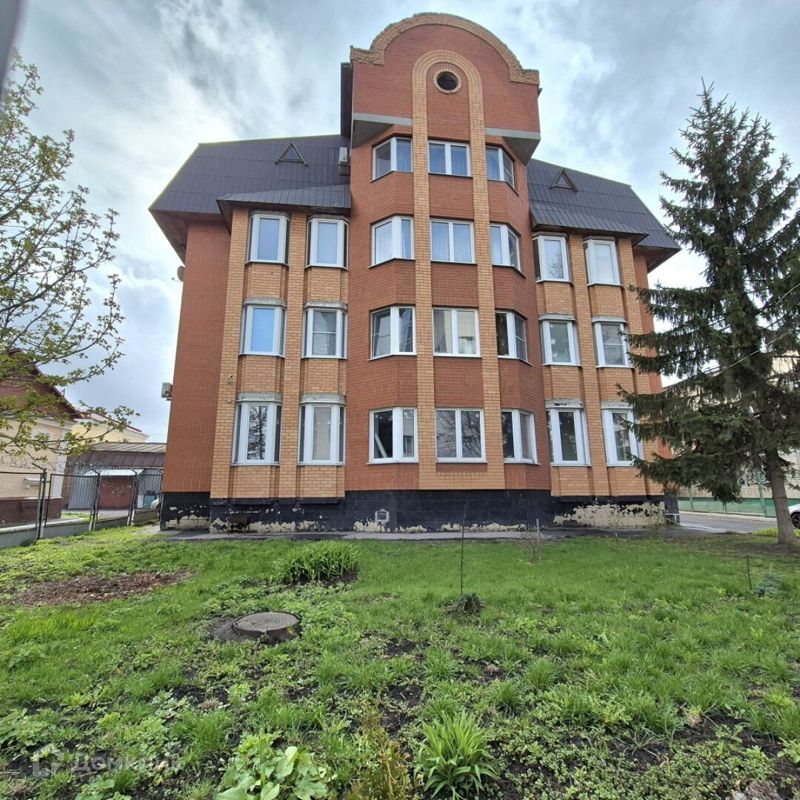 3-комн., 142 м², 4/4 этаж