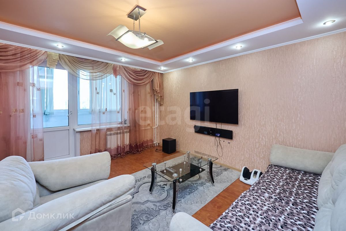 3-комн. квартира, 82 м², 3/10 этаж