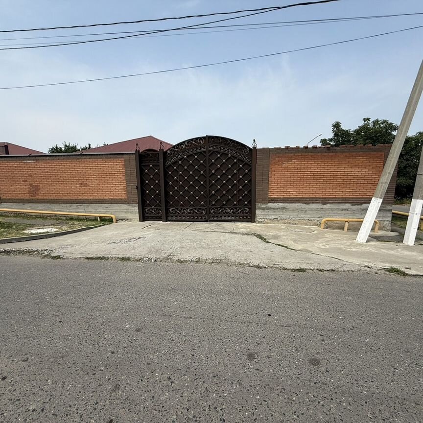  дом, 180 м², 12 соток