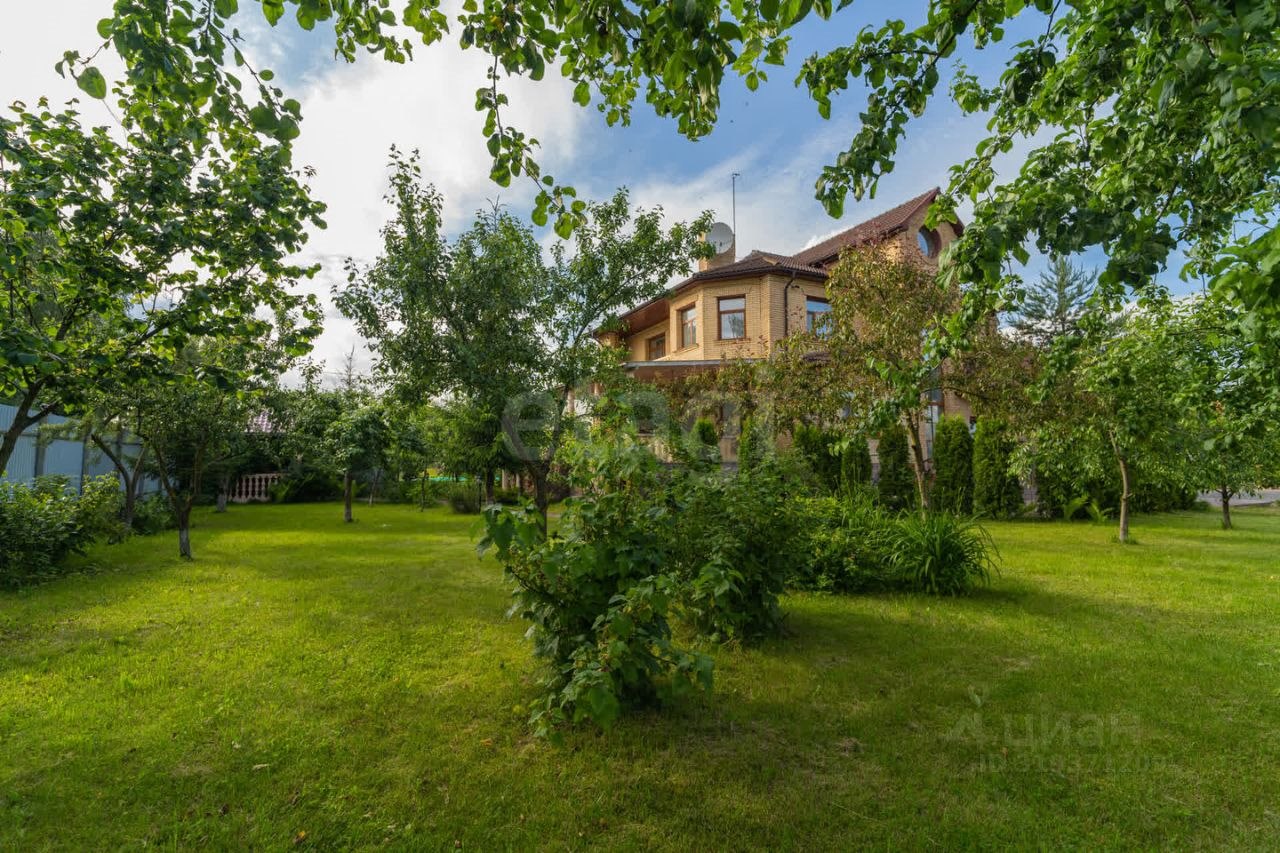 3-этажный дом, 495 м², 20 соток