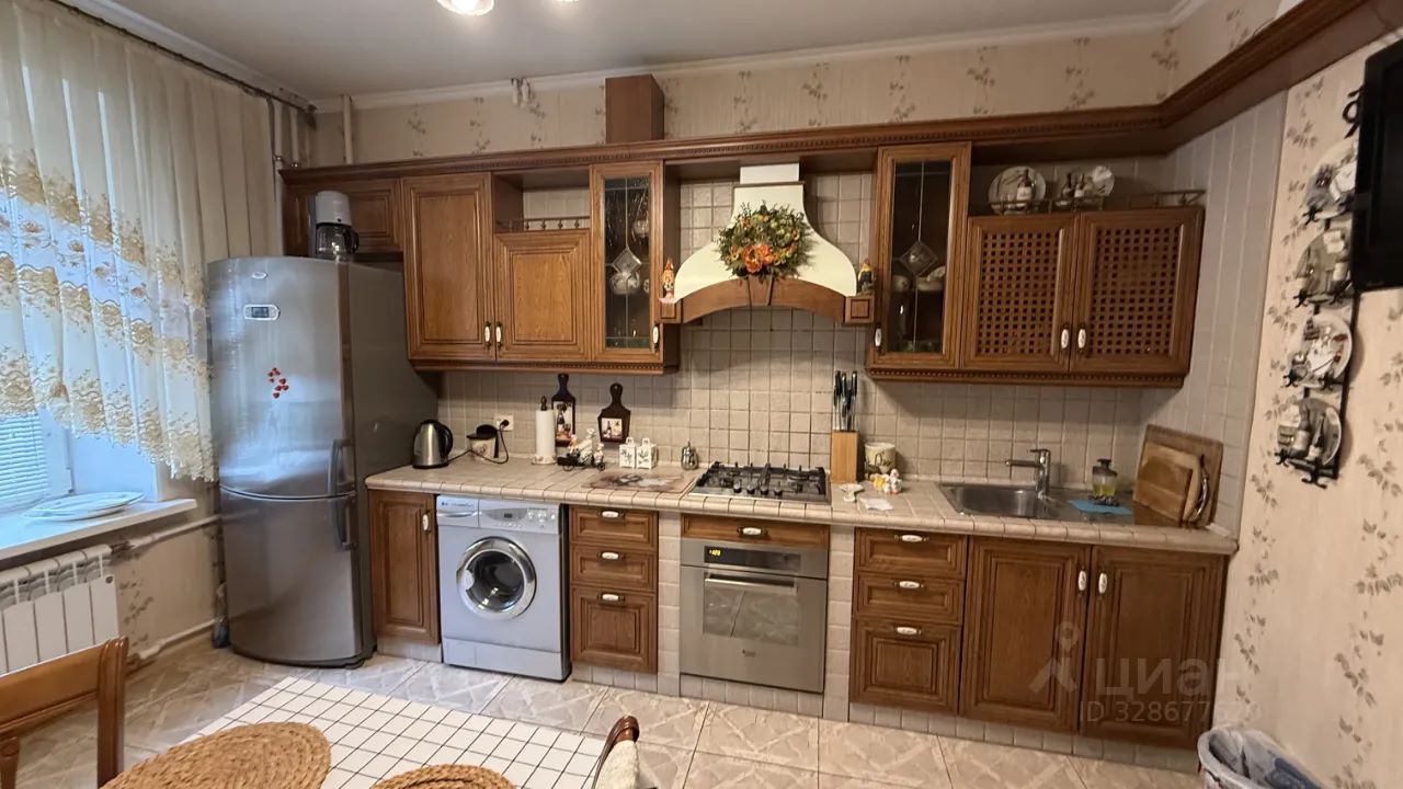3-комн., 100 м², 1/6 этаж