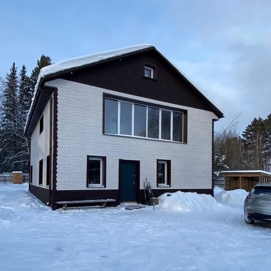 Дом, 197 м², 1.85 сотка