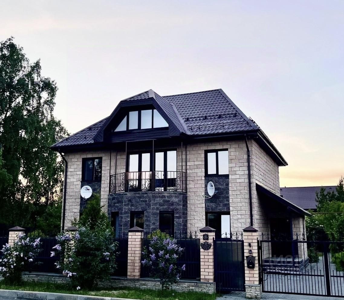 Коттедж, 247 м², 9 соток