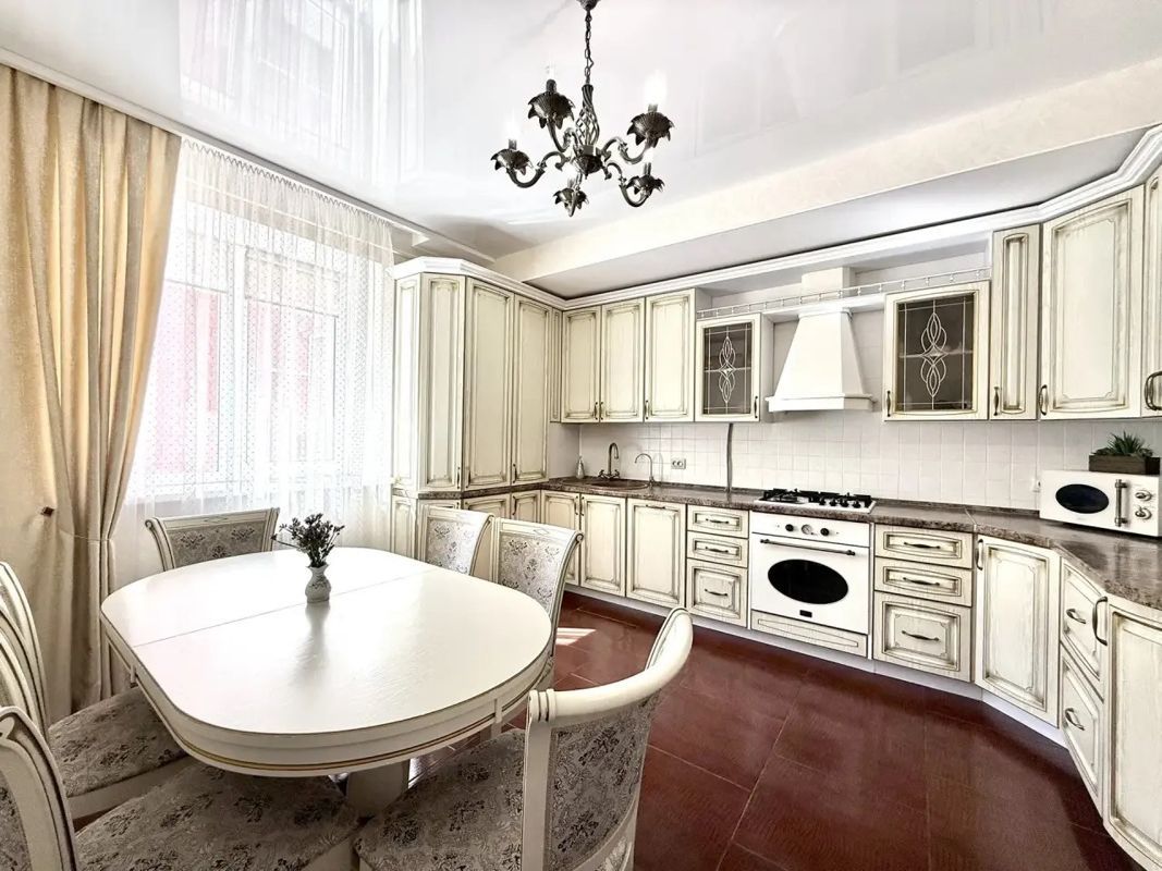 3-комн., 113 м², 3/10 этаж