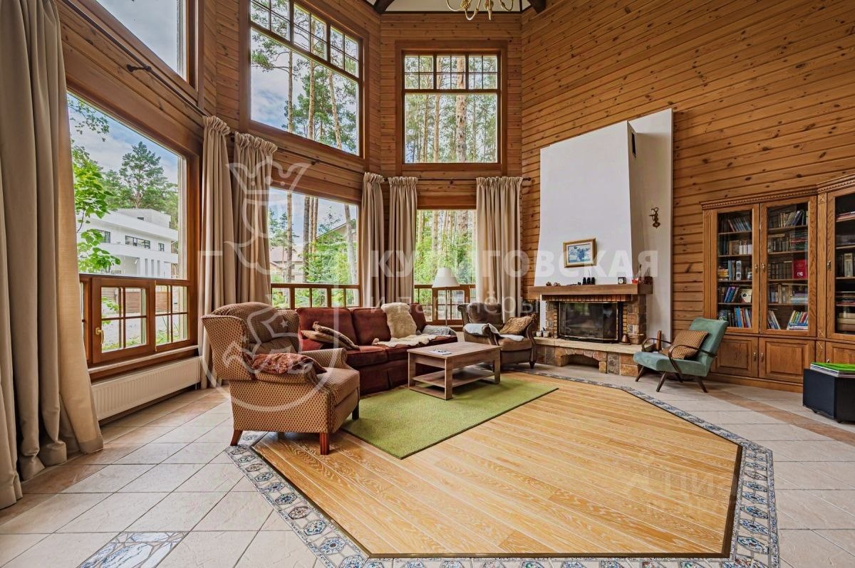 Коттедж, 360 м², 15 соток