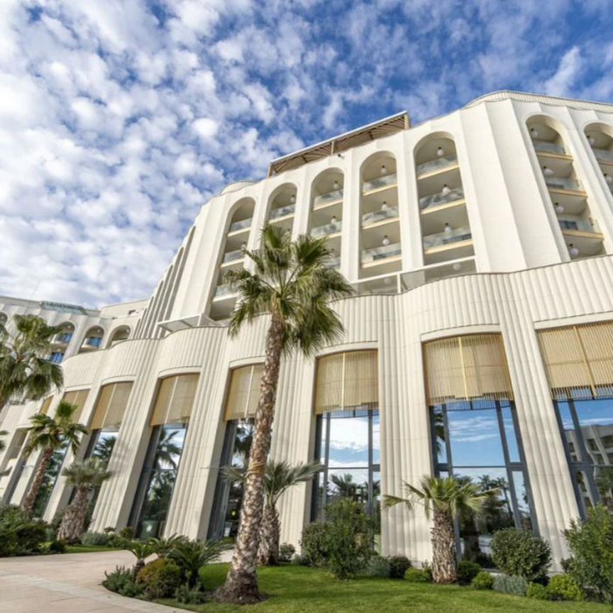 4-комн. квартира, 231.3 м², 8/8 этаж