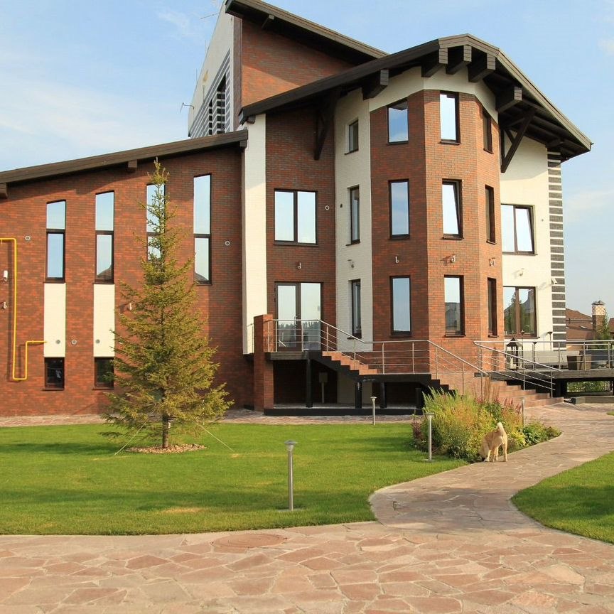 Коттедж, 635 м², 23 сотки