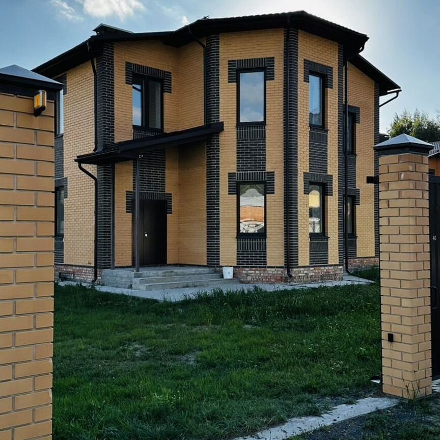 Коттедж, 262.2 м², 12 соток