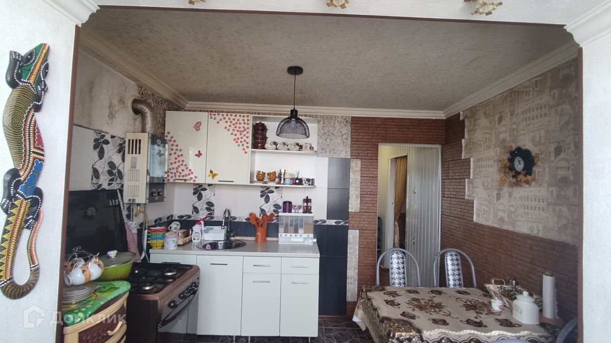 2-комн. квартира, 42 м², 3/5 этаж