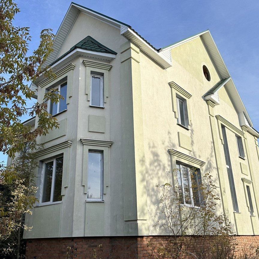  дом, 211.9 м², 16 соток
