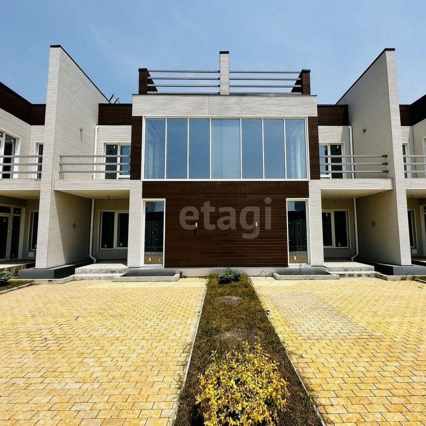 Таунхаус, 236 м², 2.4 сотки