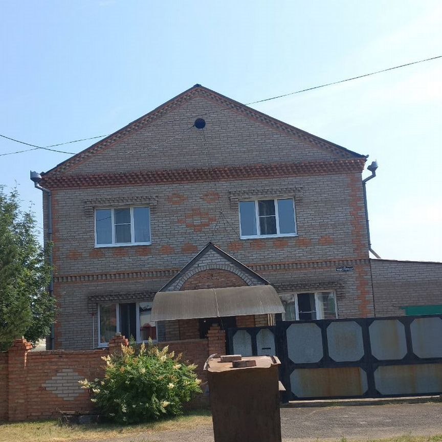 Дом, 240 м², 14 соток