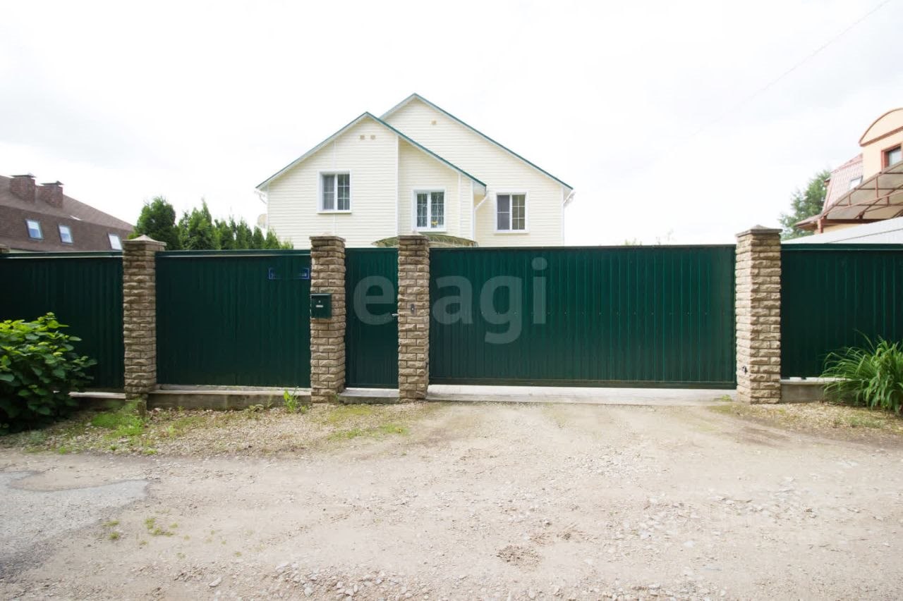 Дом, 178.4 м², 16 соток