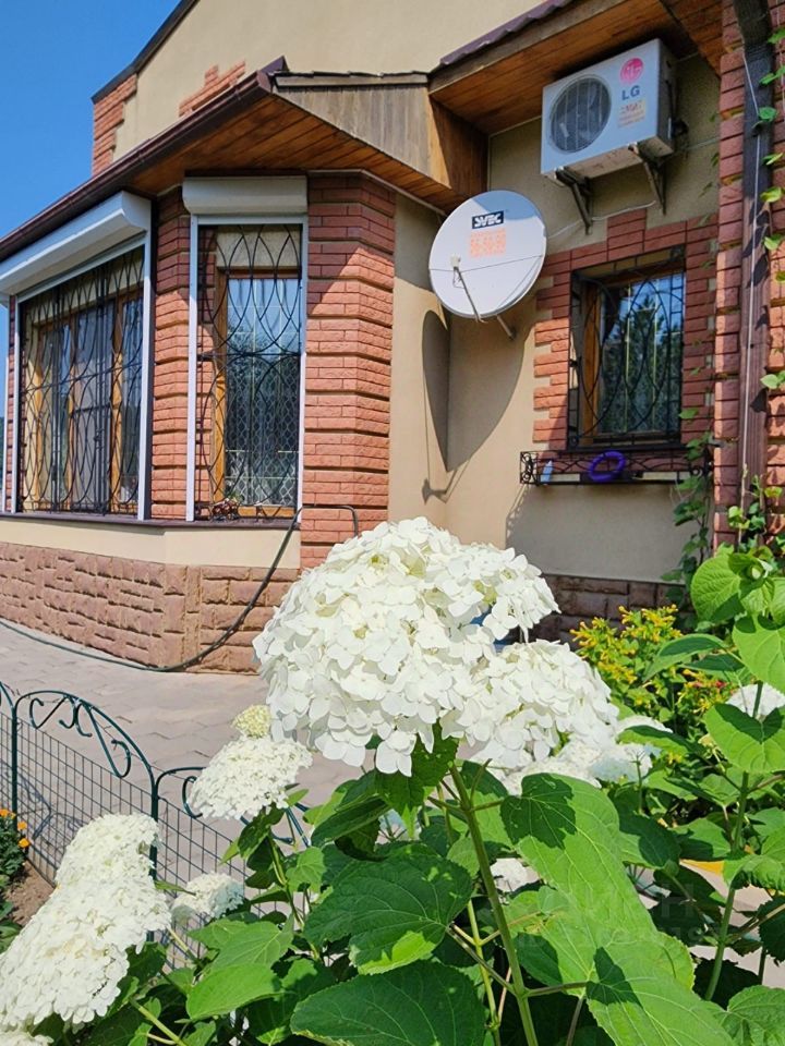 Коттедж, 250 м², 15 соток