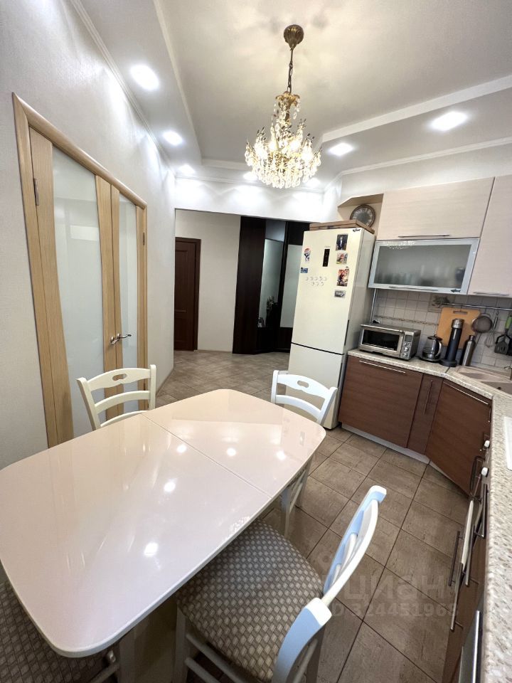 2-комн., 65 м², 2/4 этаж