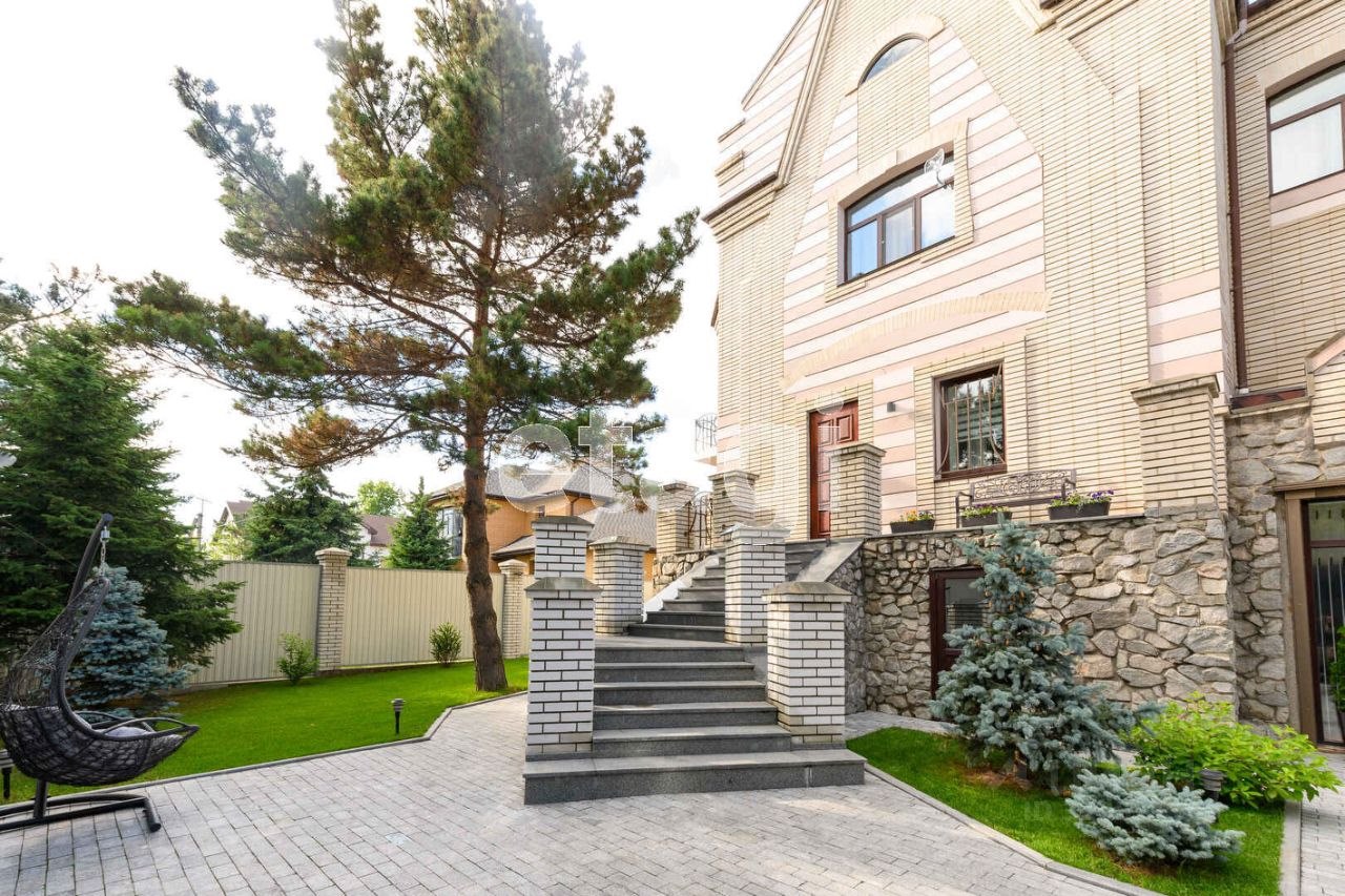 Дом, 450 м², 10 соток