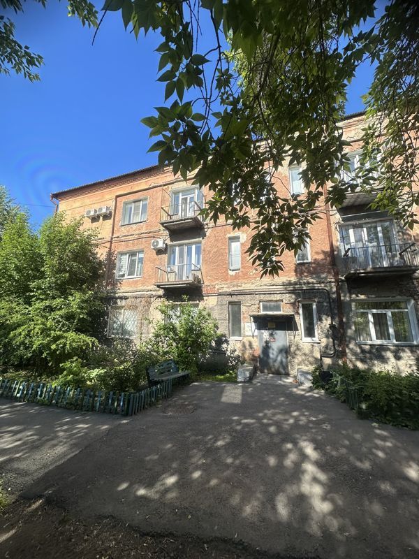 3-комн., 77 м², 1/3 этаж