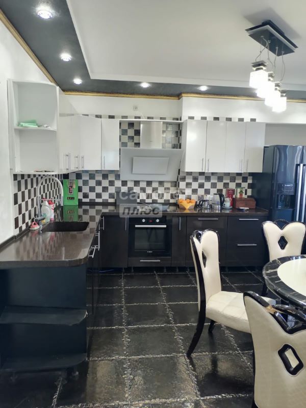 3-комн. квартира, 100 м², 7/10 этаж