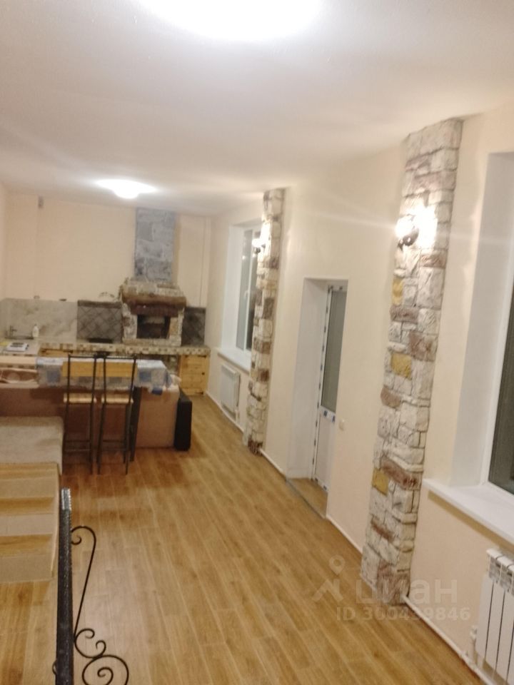 Коттедж, 180 м2, 7 соток