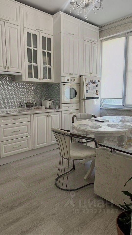 2-комн. квартира, 55 м2, 1/12 этаж