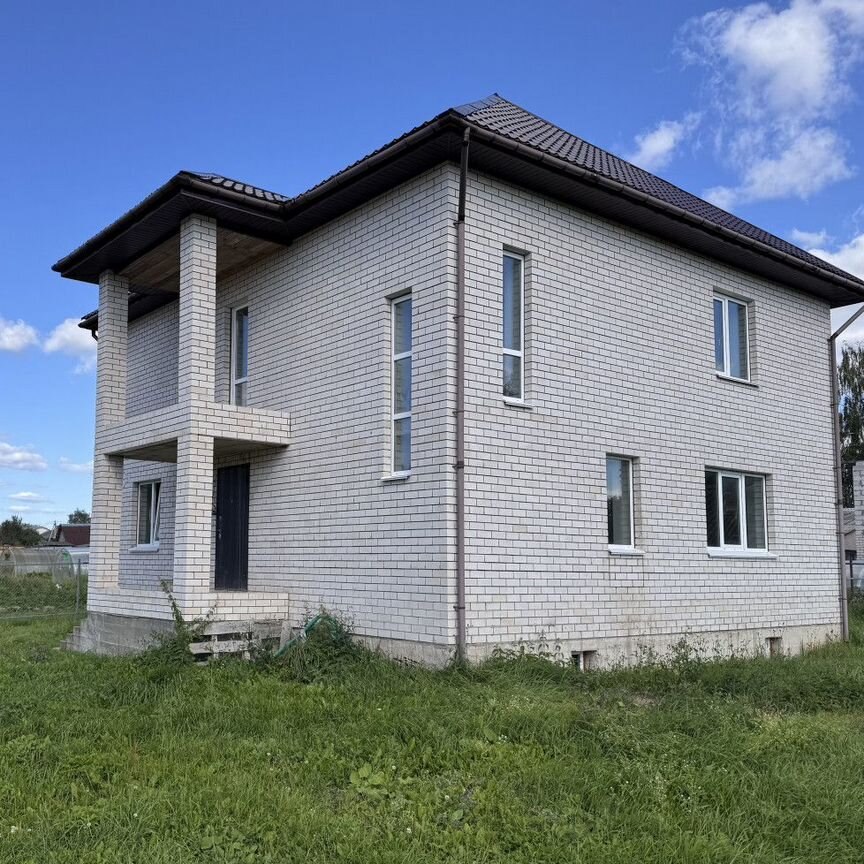  дом, 176 м², 8 соток