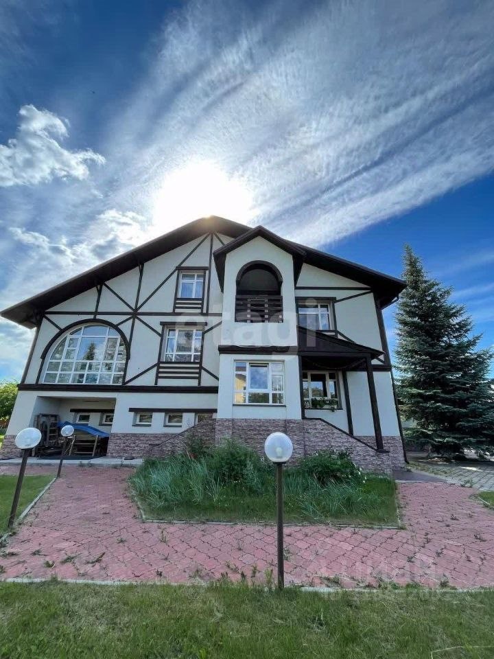 Дом, 600 м², 40 соток