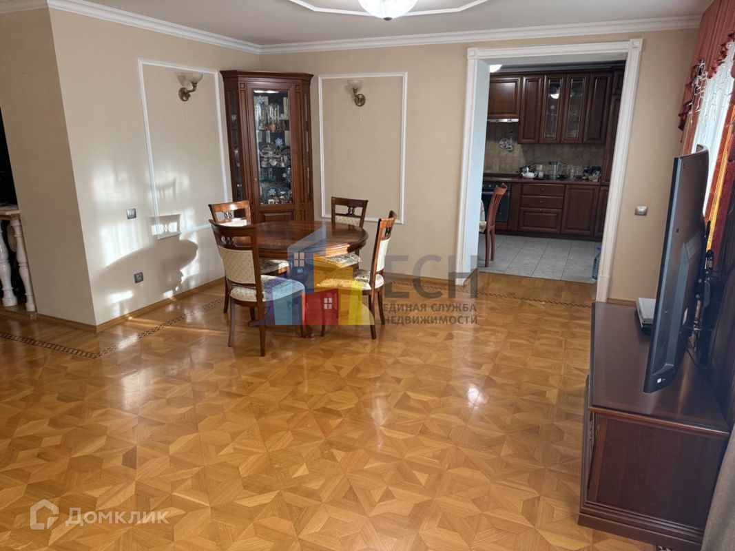 3-комн., 197 м², 3/10 этаж