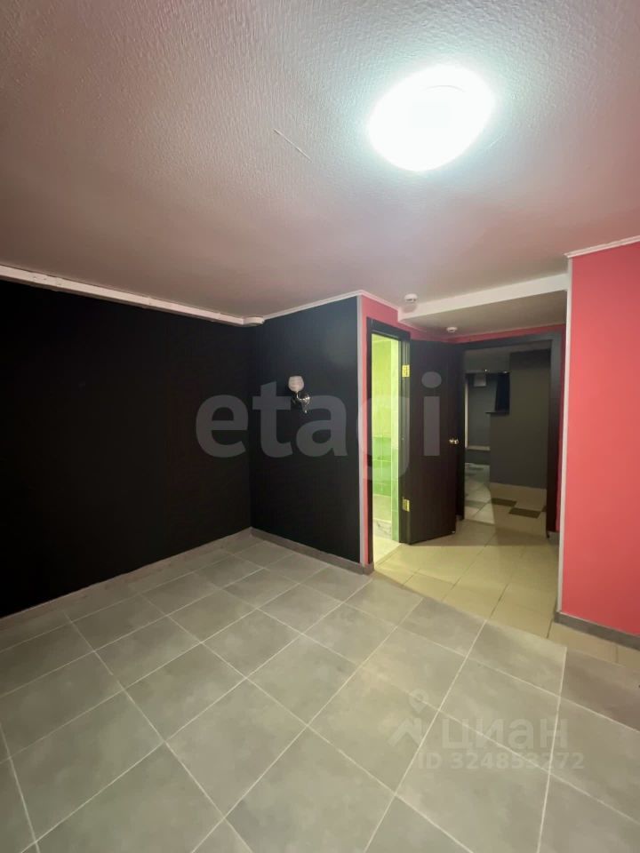 Офис, 20 м², -1/2 этаж