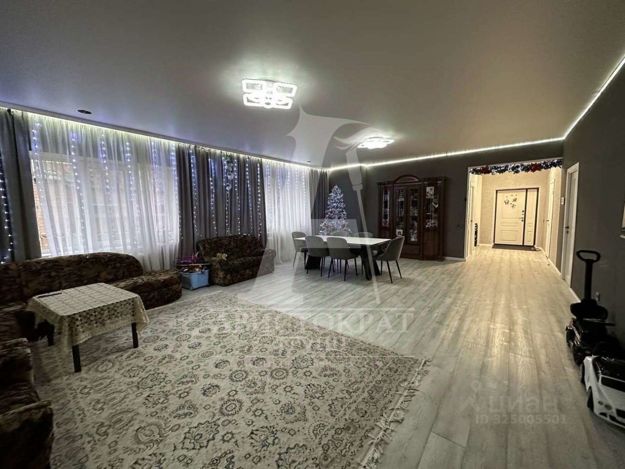 Дом, 369 м2, 8 соток