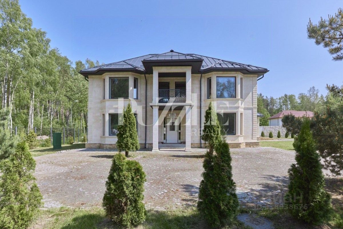 2-этажный дом, 301 м², 12 соток