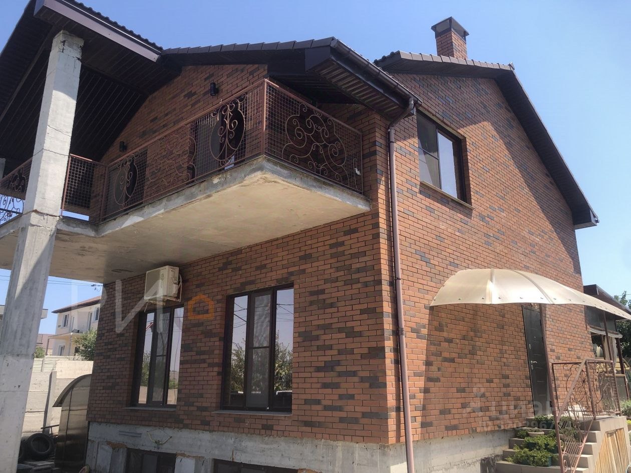 Коттедж, 180 м², 9 соток