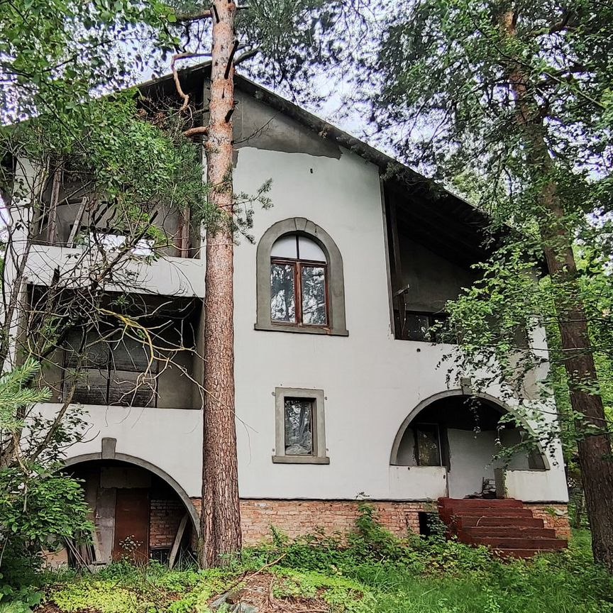 Дом, 374.4 м², 8.1 соток