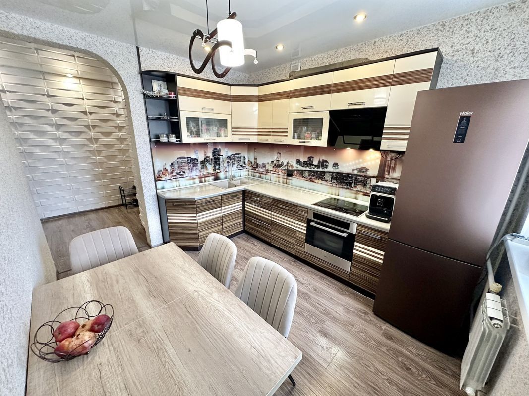 3-комн., 82 м², 4/5 этаж
