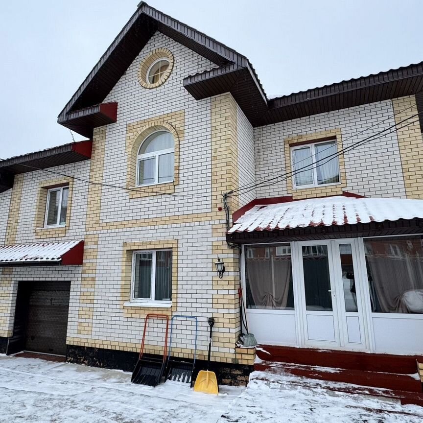  коттедж, 268.8 м², 8.2 соток