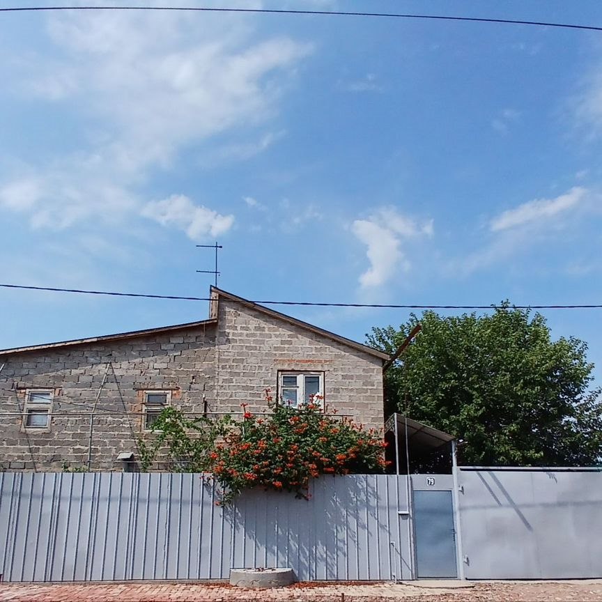  дом, 135.8 м², 6 соток