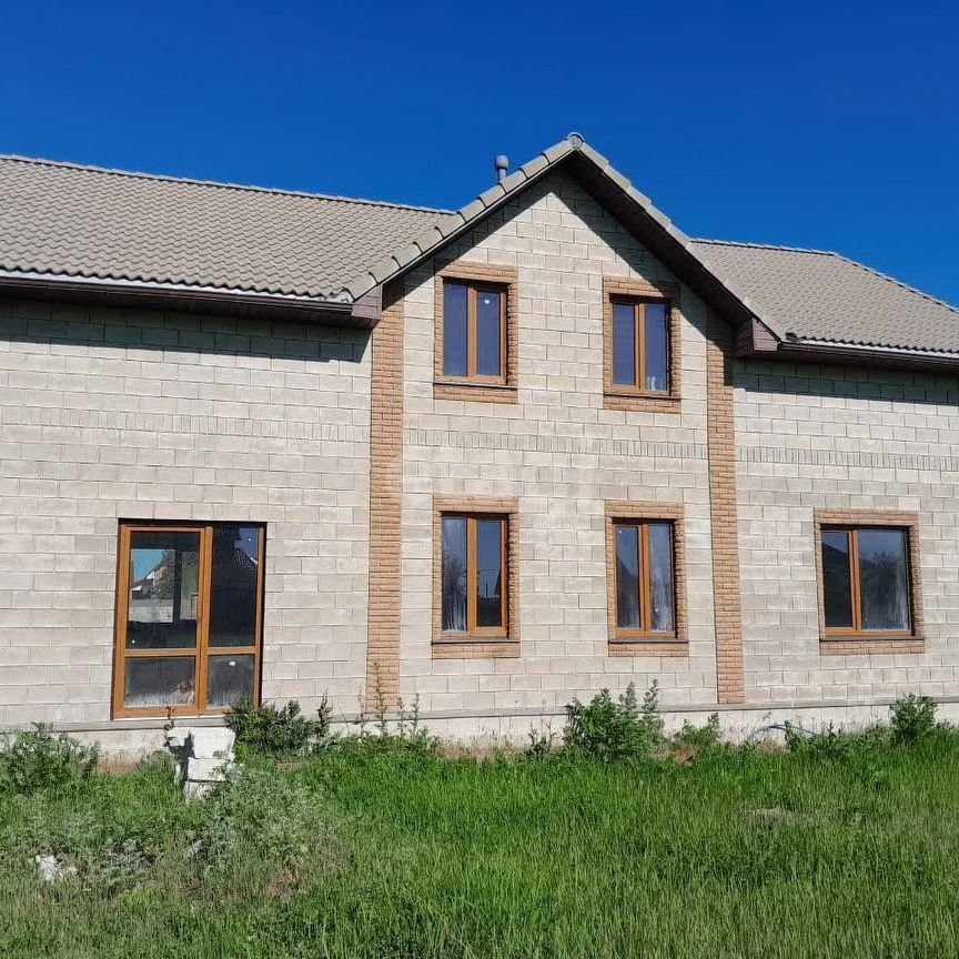 Дом, 218.9 м², 15 соток