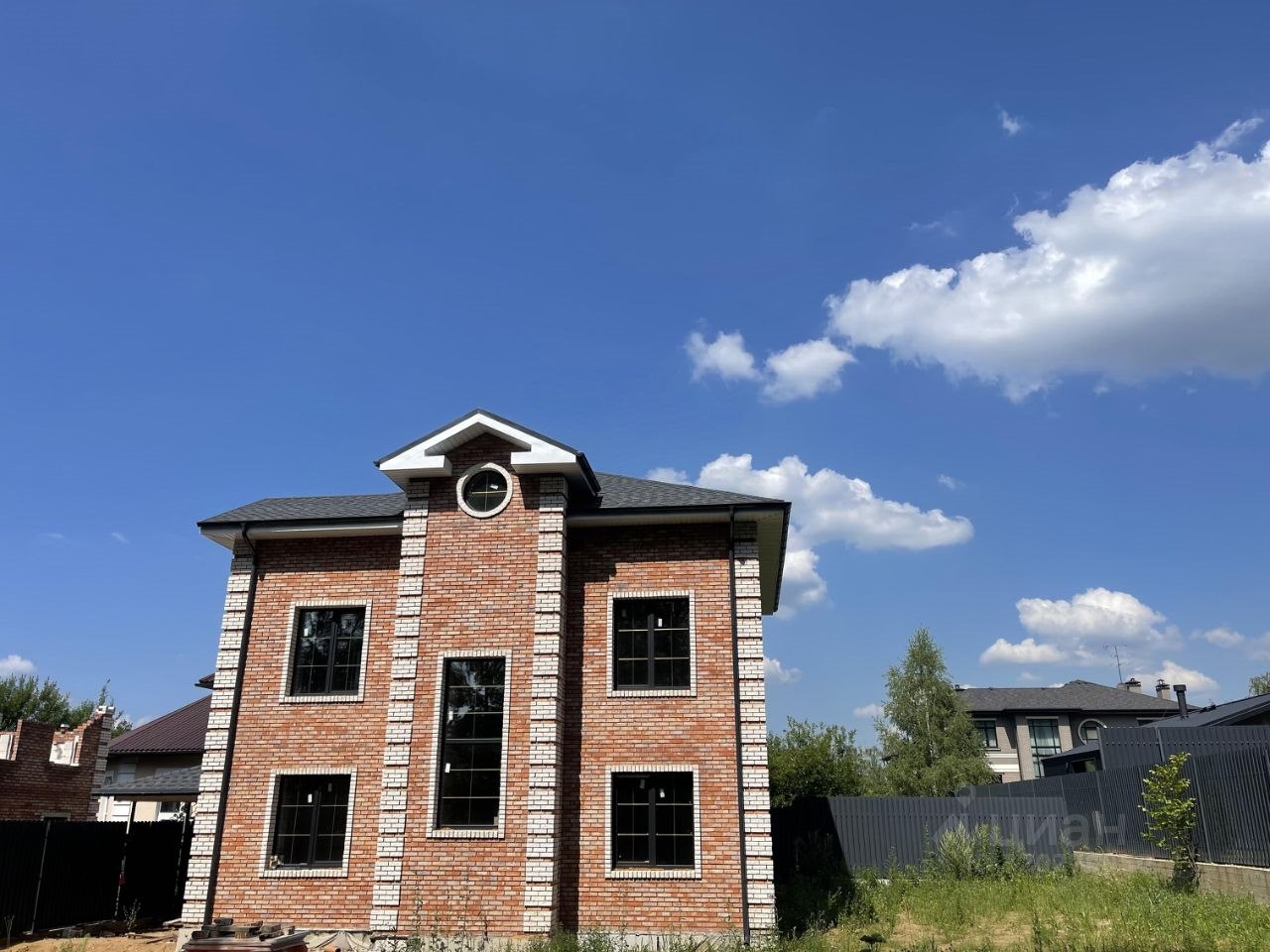 Дом, 240 м², 4 сотки