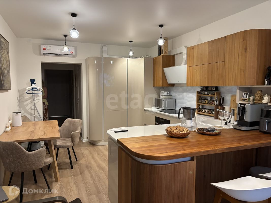 2-комн. квартира, 60 м2, 7/25 этаж