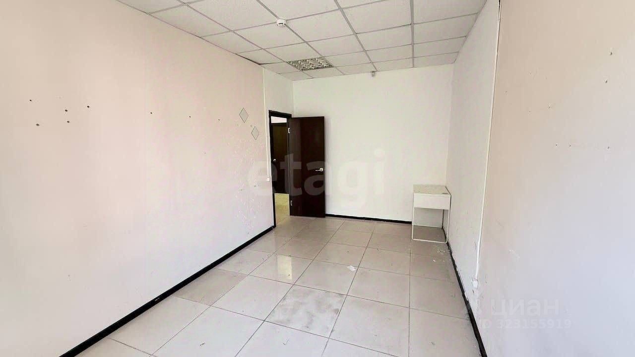 Торговое помещение, 800 м², 1/2 этаж