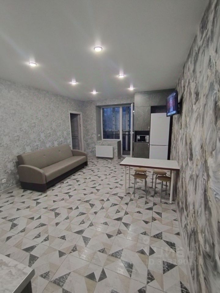 2-комн. квартира, 65 м², 2/19 этаж