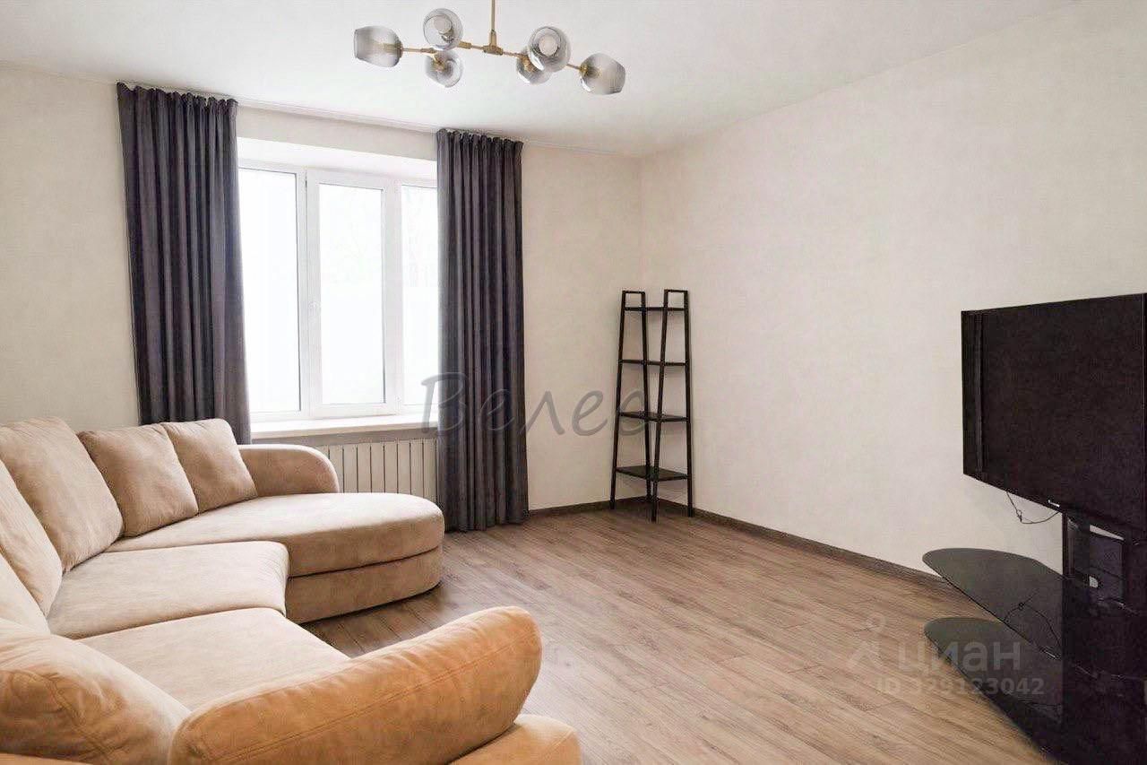 3-комн., 67 м², 1/8 этаж