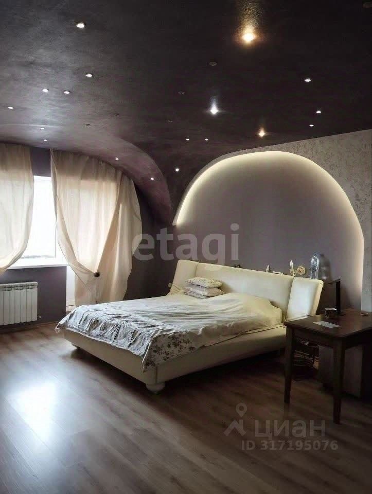 Дом, 418 м², 15 соток