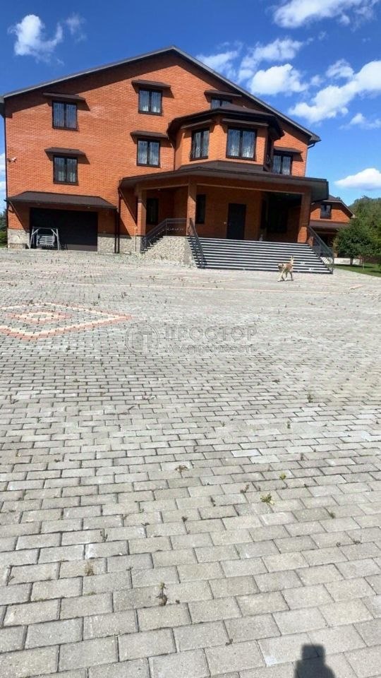 Дом, 1174.5 м², 92.36 сотки