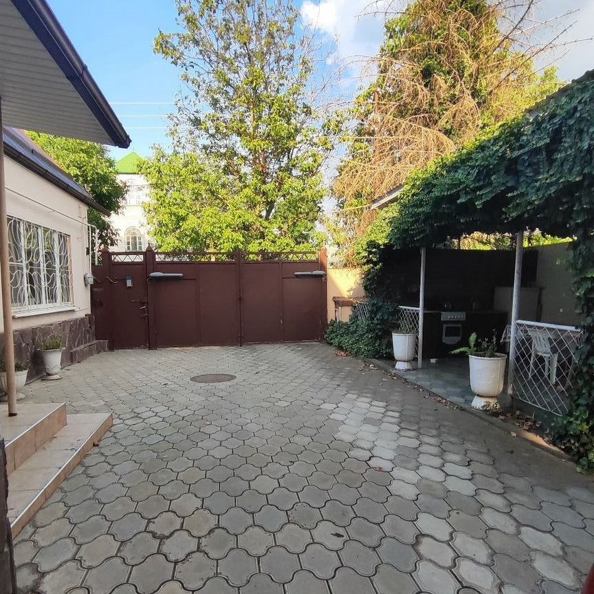 Дом, 200 м², 6 соток