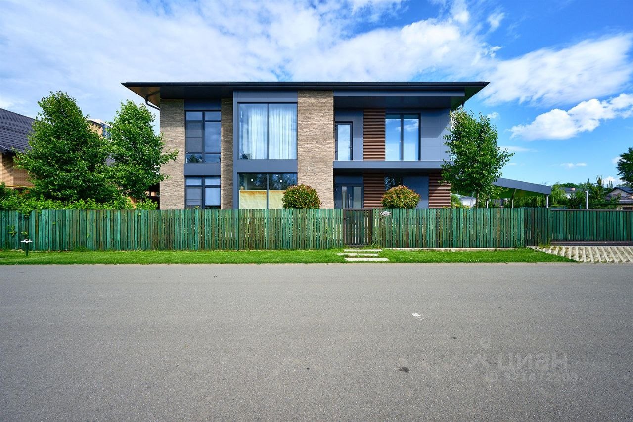 Дом, 381.1 м², 13 соток