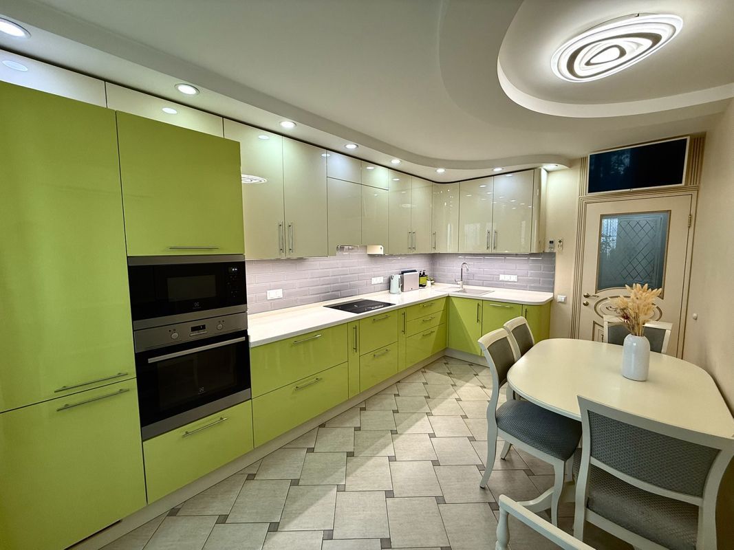 2-комн., 65 м², 15/17 этаж