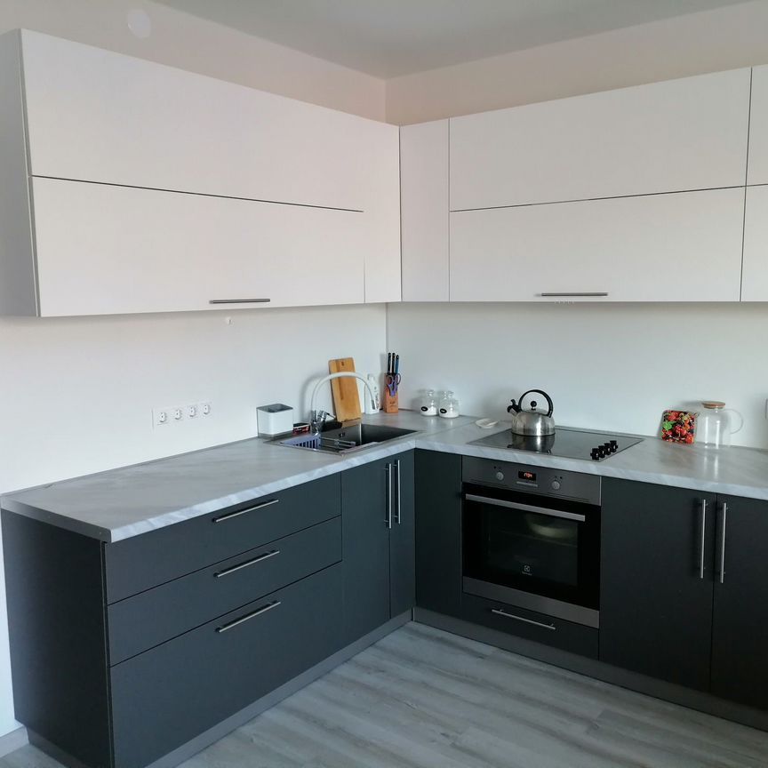 2-комн., 80 м², 1/5 этаж