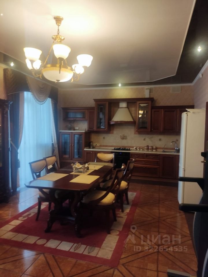 Таунхаус, 270 м², 2 сотки