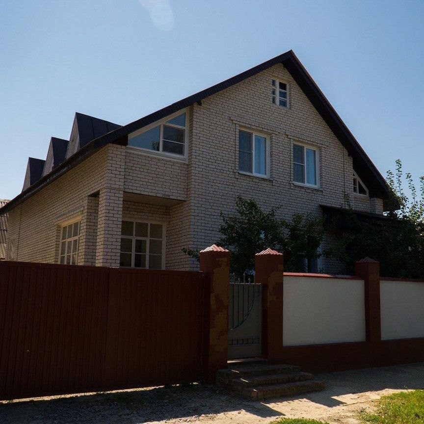 Дом, 200 м², 6 соток