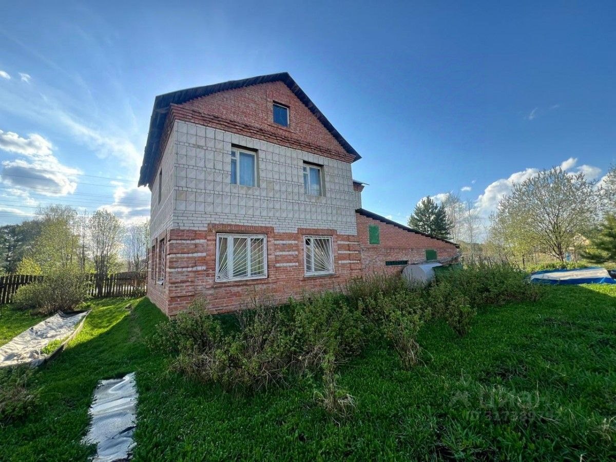 Коттедж, 250 м², 10 соток